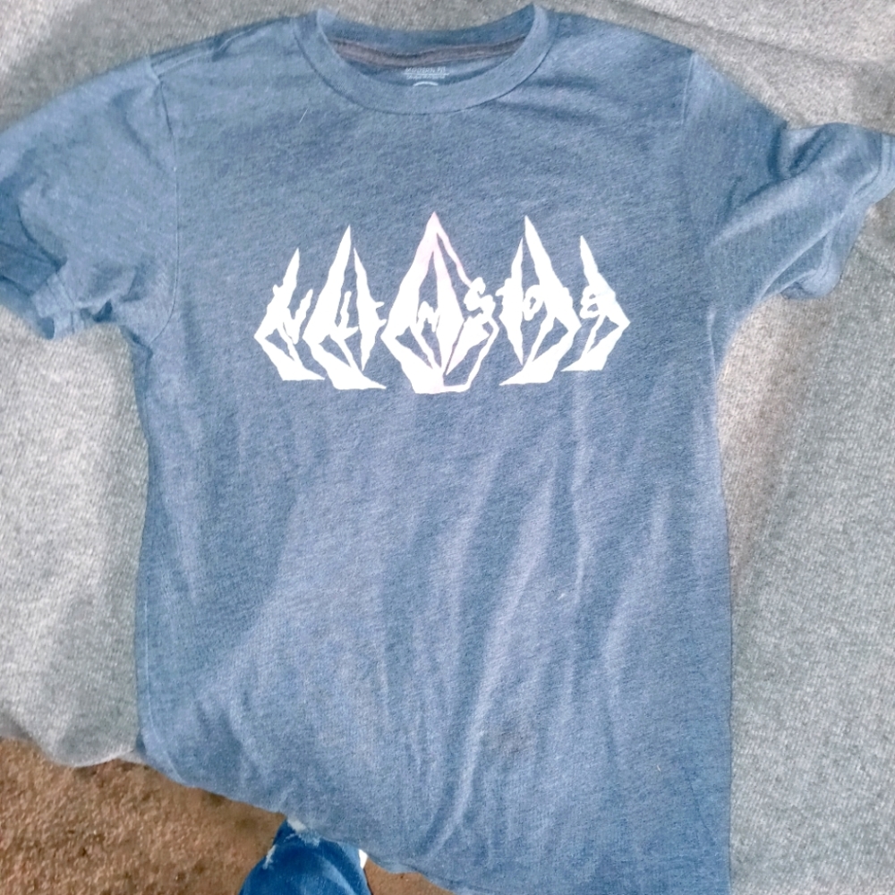 Volcom small tshirt